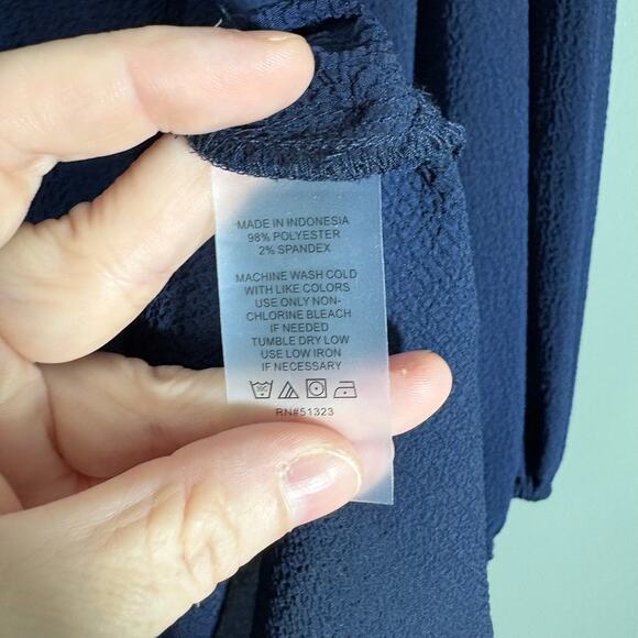 Vince Camuto Women's Navy Blue Minimalist Boho Blouse - Size Medium - Peasant - Picture 6 of 7